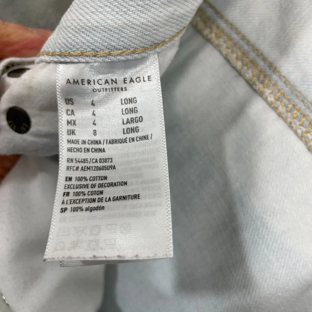 American‎ Eagle Women's 4 L Blue Wide Leg Crop Baggy  Raw Hem Jeans Light Wash